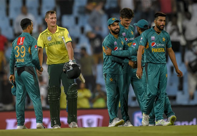 Pakistan end tour with consolation win